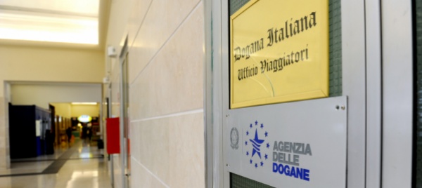 verso-la-svizzera-in-treno-con-186mila-euro-non-dichiarati