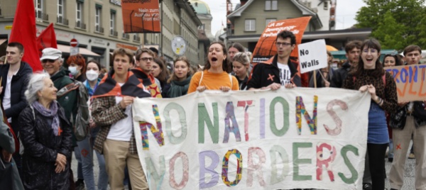 no-frontex-circa-un-migliaio-di-persone-manifestano-a-berna