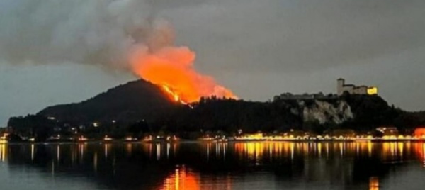 sospiro-di-sollievo-ad-angera-incendio-domato