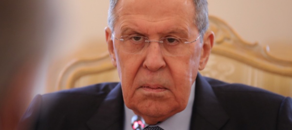 l-europa-esita-e-lavrov-ride
