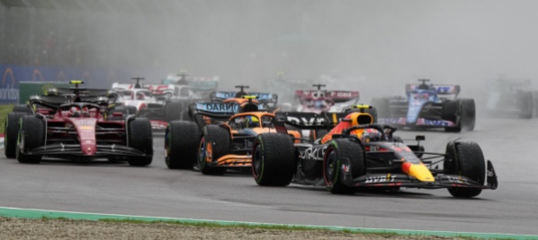 a-imola-per-le-ferrari-e-domenica-nera-trionfo-red-bull