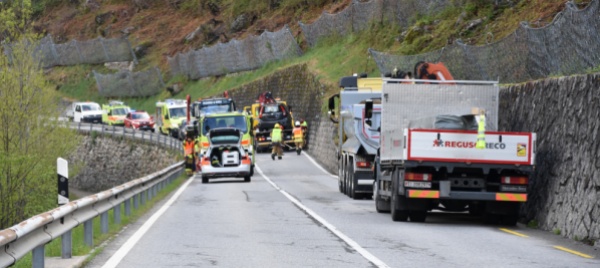 incidente-a-malvaglia-una-macchina-cappottata