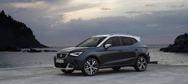 seat-arona-1-5-tsi-comoda-e-godibile