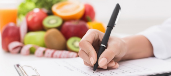 e-biologa-nutrizionista-non-puo-lavorare-come-dietista
