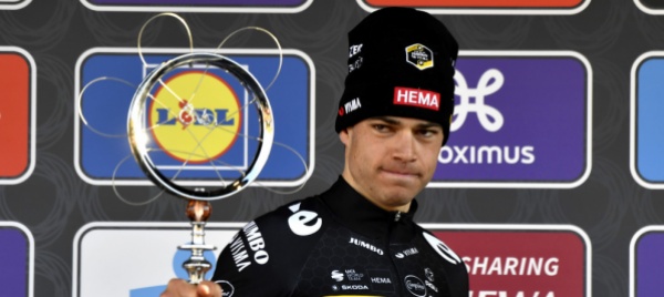 van-aert-alla-roubaix-con-il-ruolo-di-gregario