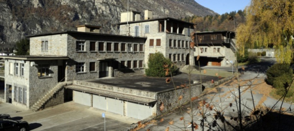 nell-ex-arsenale-di-biasca-un-maxi-deposito-d-arte