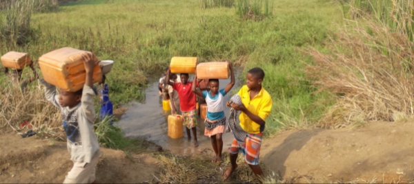 ana-con-togo-acqua-microprogetti-e-nomine