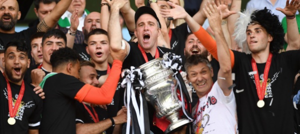 balerna-festeggia-il-suo-concittadino-mattia-crus-croci-torti