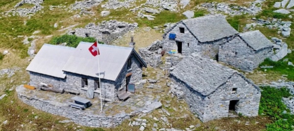 capanne-pronte-ad-accogliere-gli-escursionisti