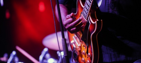 chiasso-mini-open-air-con-i-roes-coverband