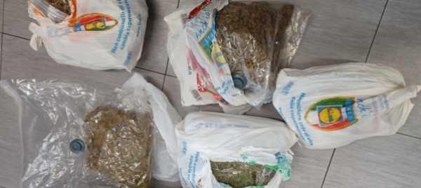 san-vittore-trovati-5-kg-di-marijuana-su-un-autobus