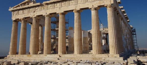 il-piede-del-partenone-potra-restare-per-sempre-in-grecia
