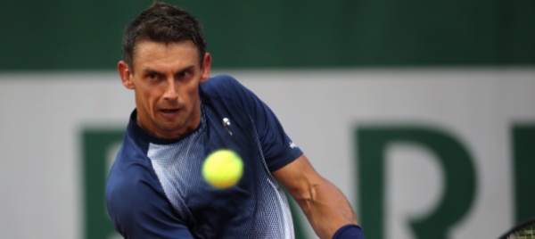 henri-laaksonen-saluta-il-roland-garros
