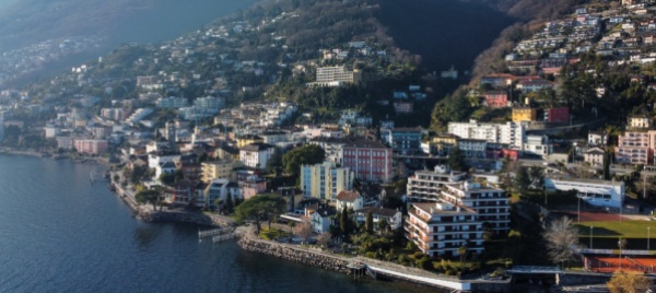 pavimentazione-lavori-di-posa-in-via-valmara-a-brissago