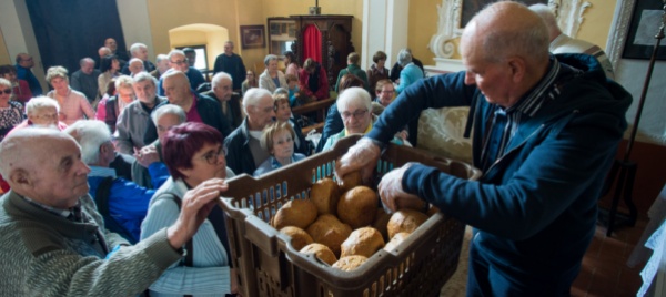 mendrisio-benedizione-del-pane-all-eremo-di-san-nicolao