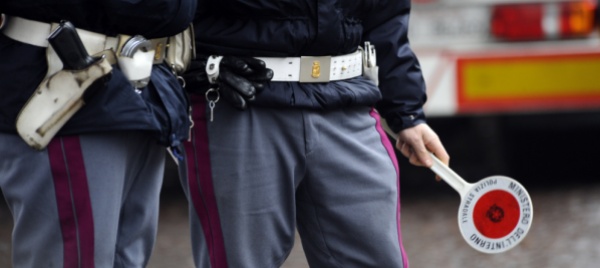 manette-ai-polsi-per-una-baby-gang-del-comasco