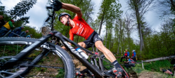 tom-pidcock-fa-il-vuoto-schurter-chiude-al-secondo-posto