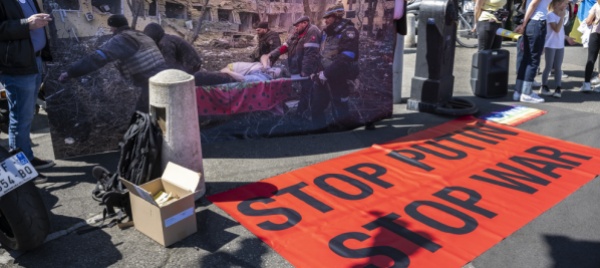 i-beni-dei-russi-vicini-a-putin-per-ricostruire-l-ucraina