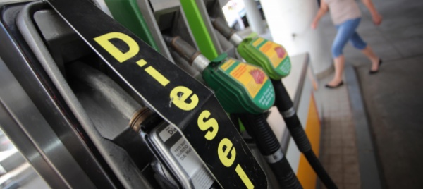 caro-carburanti-da-berna-niente-sgravi-sui-dazi