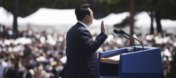 corea-sud-yoon-suk-yeol-ha-giurato-e-il-nuovo-presidente