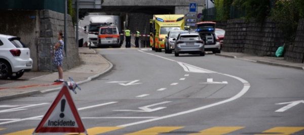 contro-il-muro-con-l-auto-84enne-in-gravi-condizioni