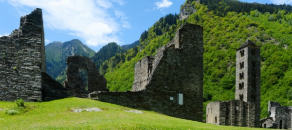 il-duo-valla-scurati-in-concerto-al-castello-di-mesocco