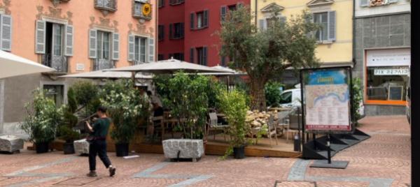 dehor-in-piazza-cioccaro-c-e-chi-insorge