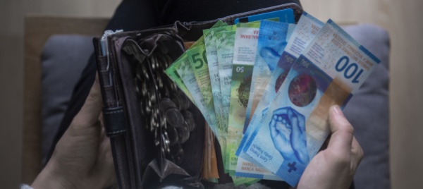 salario-minimo-e-controlli-in-aula-scontro-tra-vitta-e-sirica