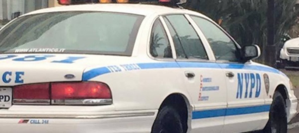 usa-taxi-sale-su-un-marciapiede-a-new-york-travolte-5-persone