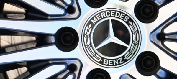 mercedes-richiama-un-milione-di-auto-per-problemi-ai-freni