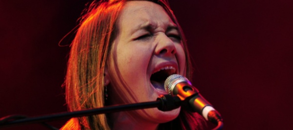 moon-stars-troppi-uomini-sul-palco-locarnese