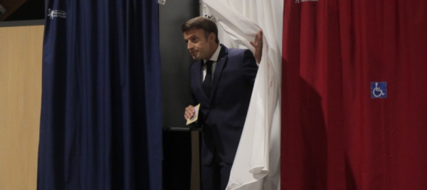 macron-perde-la-maggioranza-assoluta