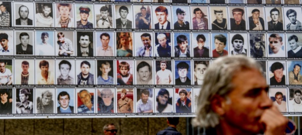 l-olanda-si-scusa-con-i-caschi-blu-di-srebrenica-27-anni-dopo
