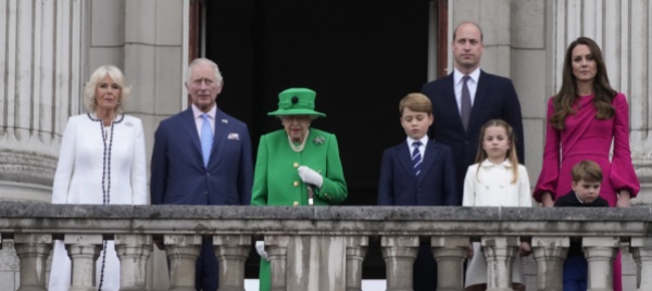 spesa-record-per-la-famiglia-reale-imbarazzo-in-tempo-di-crisi