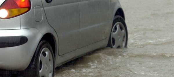 pioggia-e-grandine-spazzano-le-strade-diversi-tratti-chiusi