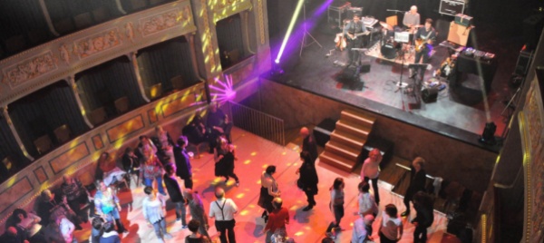 torna-il-ballo-di-primavera-al-teatro-sociale-di-bellinzona