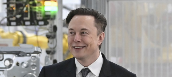 elon-musk-ai-manager-tesla-tornate-in-ufficio-o-lasciate