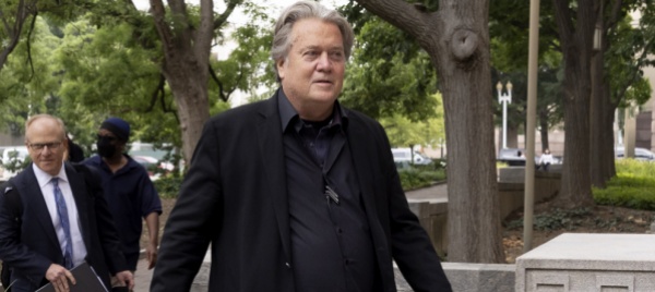 al-via-il-processo-all-ex-stratega-di-trump-steve-bannon
