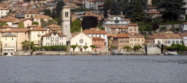 tempio-voltiano-in-acqua-con-la-bicicletta-rubata