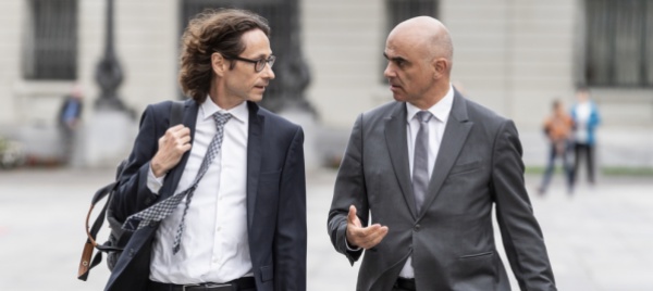 caso-crypto-procedimento-contro-due-collaboratori-del-dfae