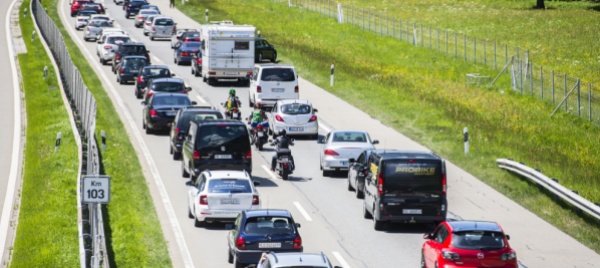 zigzag-in-autostrada-multati-vari-motociclisti