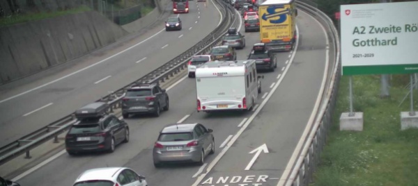 il-gottardo-colpisce-ancora-due-ore-di-attesa-al-portale-nord