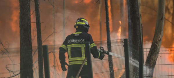 incendi-in-portogallo-e-stato-d-emergenza
