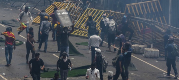 monta-la-protesta-in-sri-lanka-palazzo-presidenziale-nel-mirino