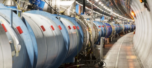 cern-riacceso-il-piu-grande-acceleratore-di-particelle-al-mondo