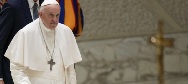 anche-il-papa-contro-le-fake-news-i-siti-web-a-volte-tossici