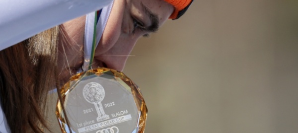 petra-vlhova-olimpionica-di-slalom-si-allena-a-tenero