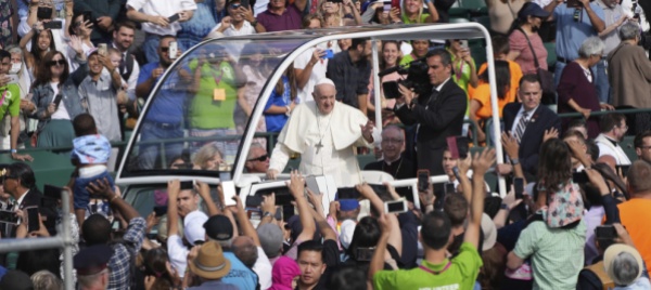 papa-francesco-al-commonwealth-stadium-di-edmonton