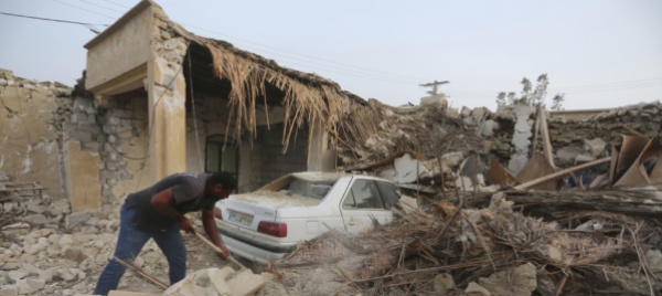 un-forte-terremoto-scuote-l-iran-almeno-cinque-morti