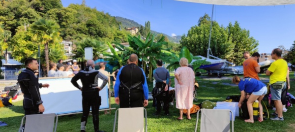 dal-ceresio-riemergono-copertoni-peluche-e-ombrelli
